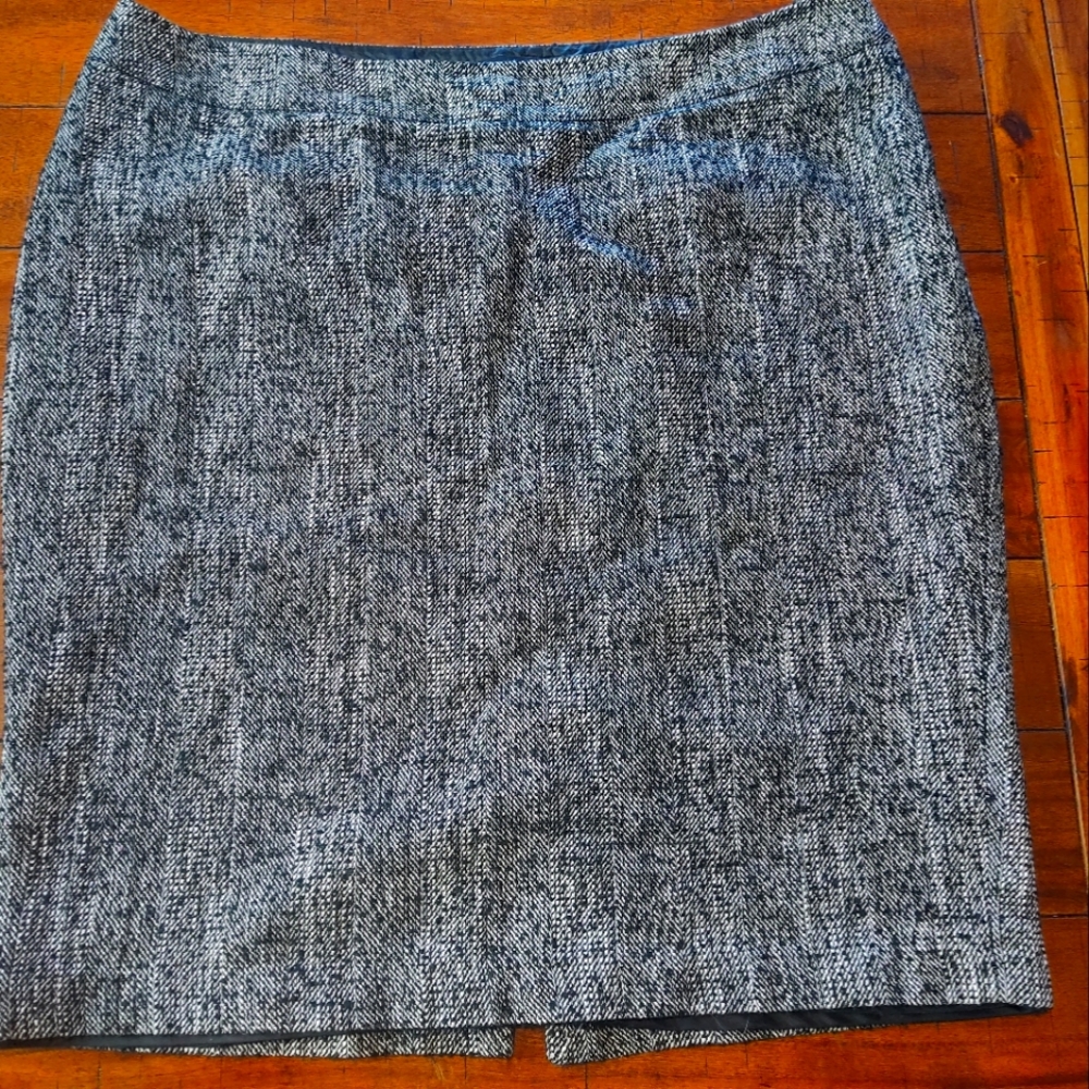 Black pencil skirt